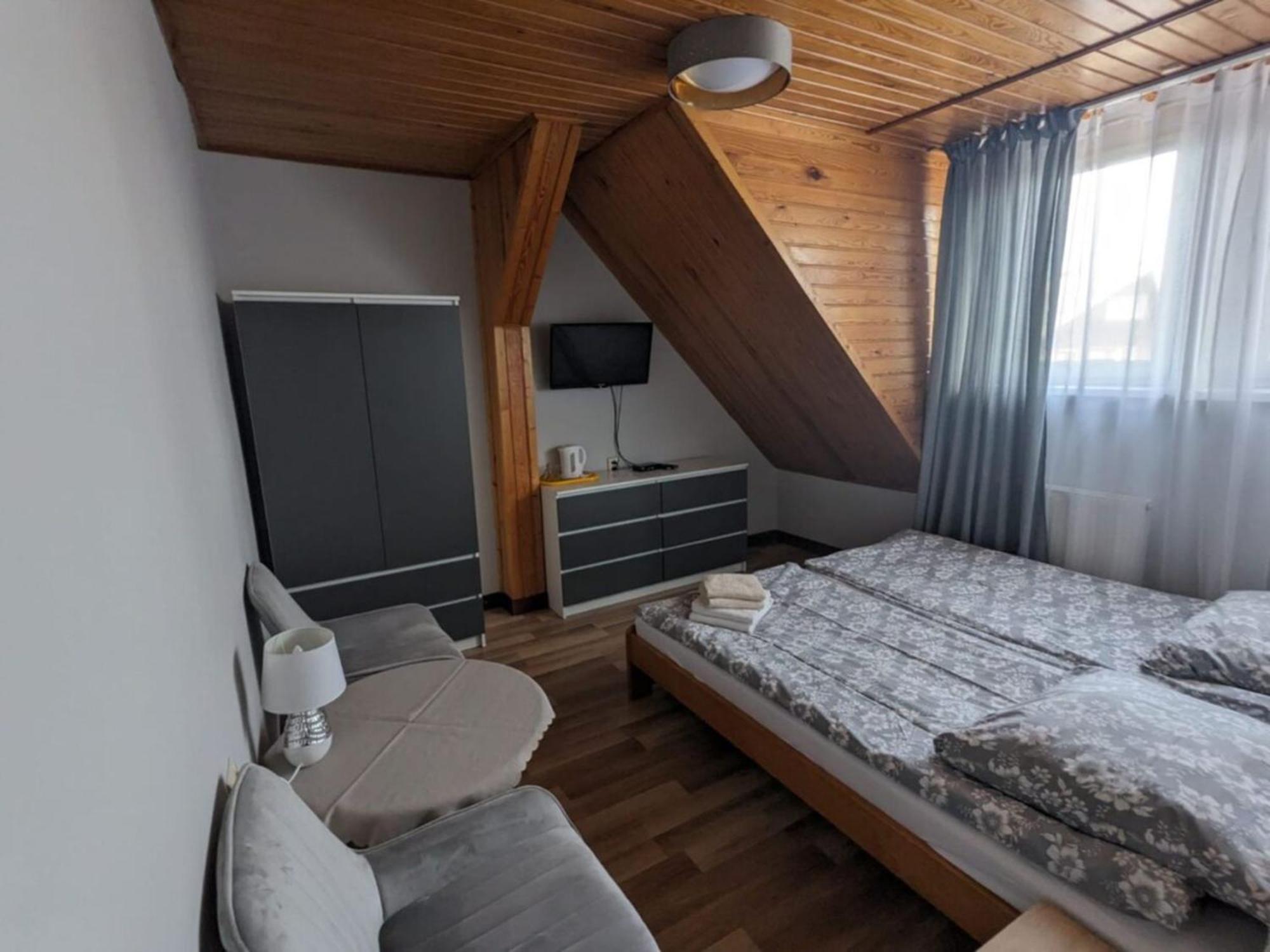 Dom Wczasowy Przy Skalkach Szklarska Poreba Luaran gambar